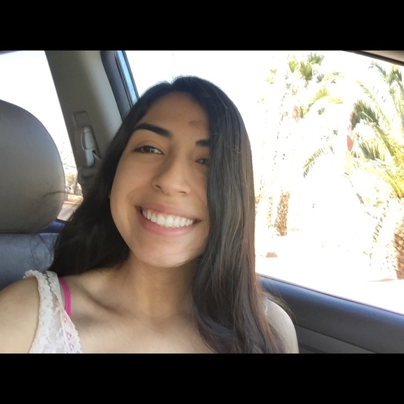 Meet your Posher, Karla - Picture 3 of 5